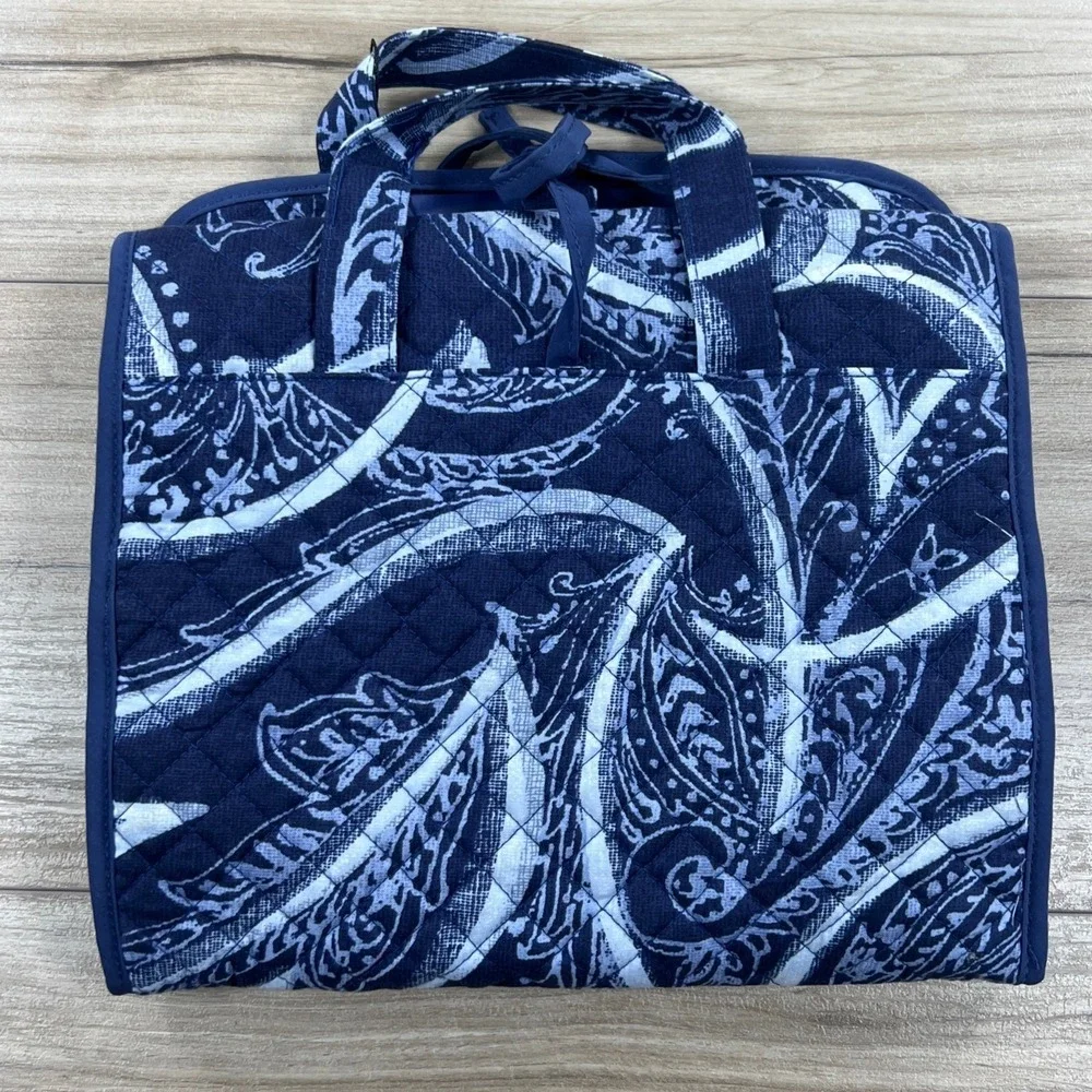 Vera Bradley Hanging Travel Organizer Navy Blue Paisley Quilted Toiletry Bag NWT
